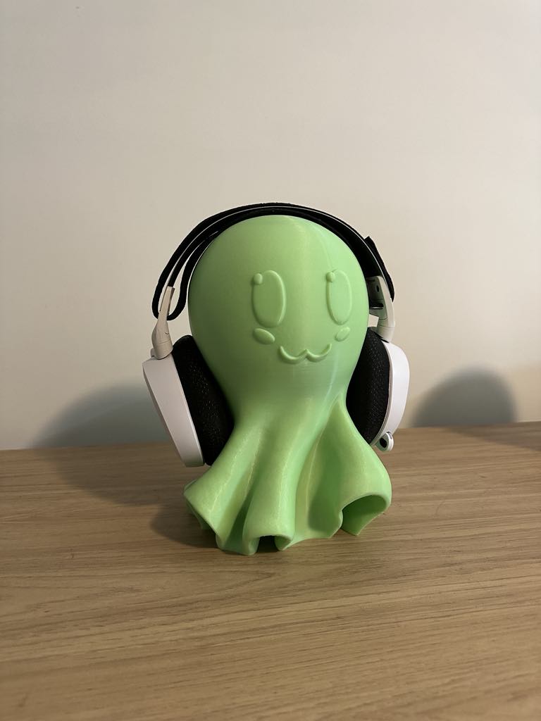 Glow in the dark ghost headset stand